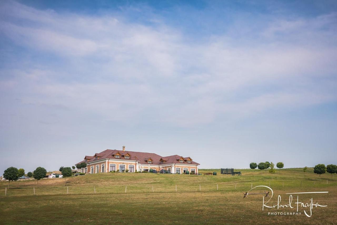 St Peter Vini Hotel Svaty Peter ภายนอก รูปภาพ